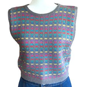 Vintage pullover sweater vest Size Medium Wool Blend- Gray & Multicolor pattern